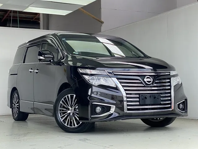 Exploring the Nissan Elgrand: A Luxurious Minivan Experience