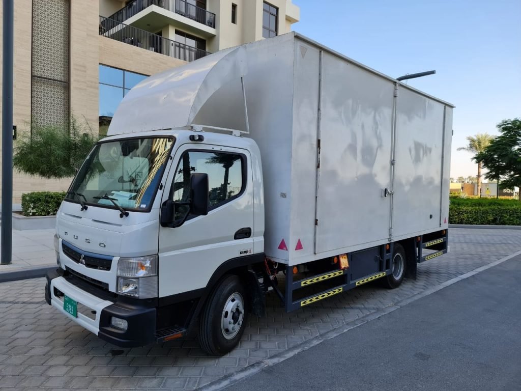 7 ton pickup rent Dubai